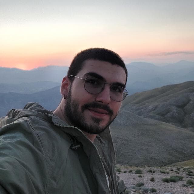 Ahmet Yavuz Hiçdurmaz mı ya foto